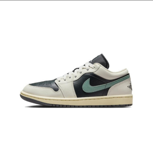 Jordan 1 Low WMNS Jade Smoke